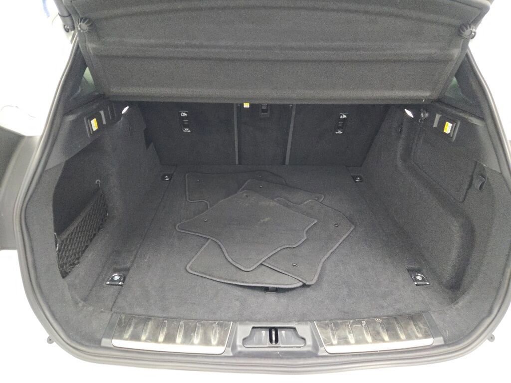 Used 2024 Jaguar F-PACE R-Dynamic S image 18