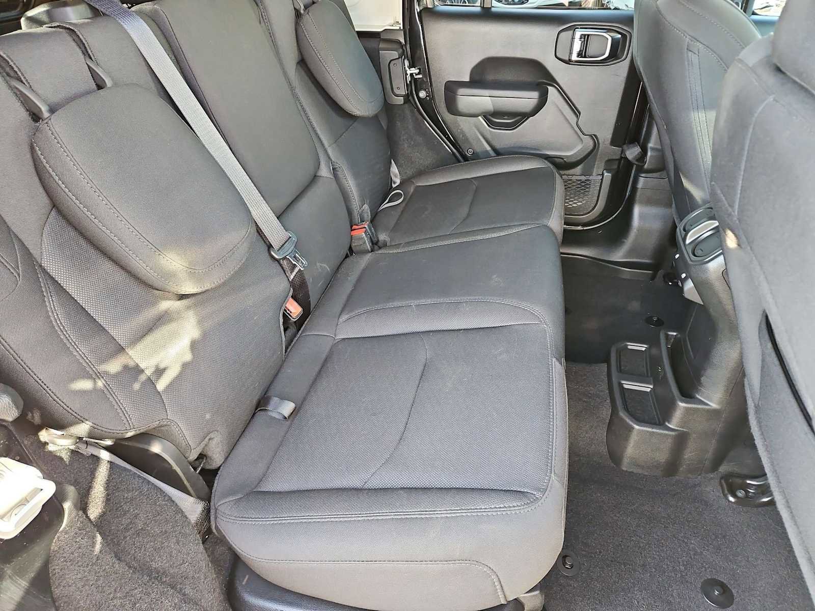 Used 2023 Jeep Wrangler Unlimited image 35