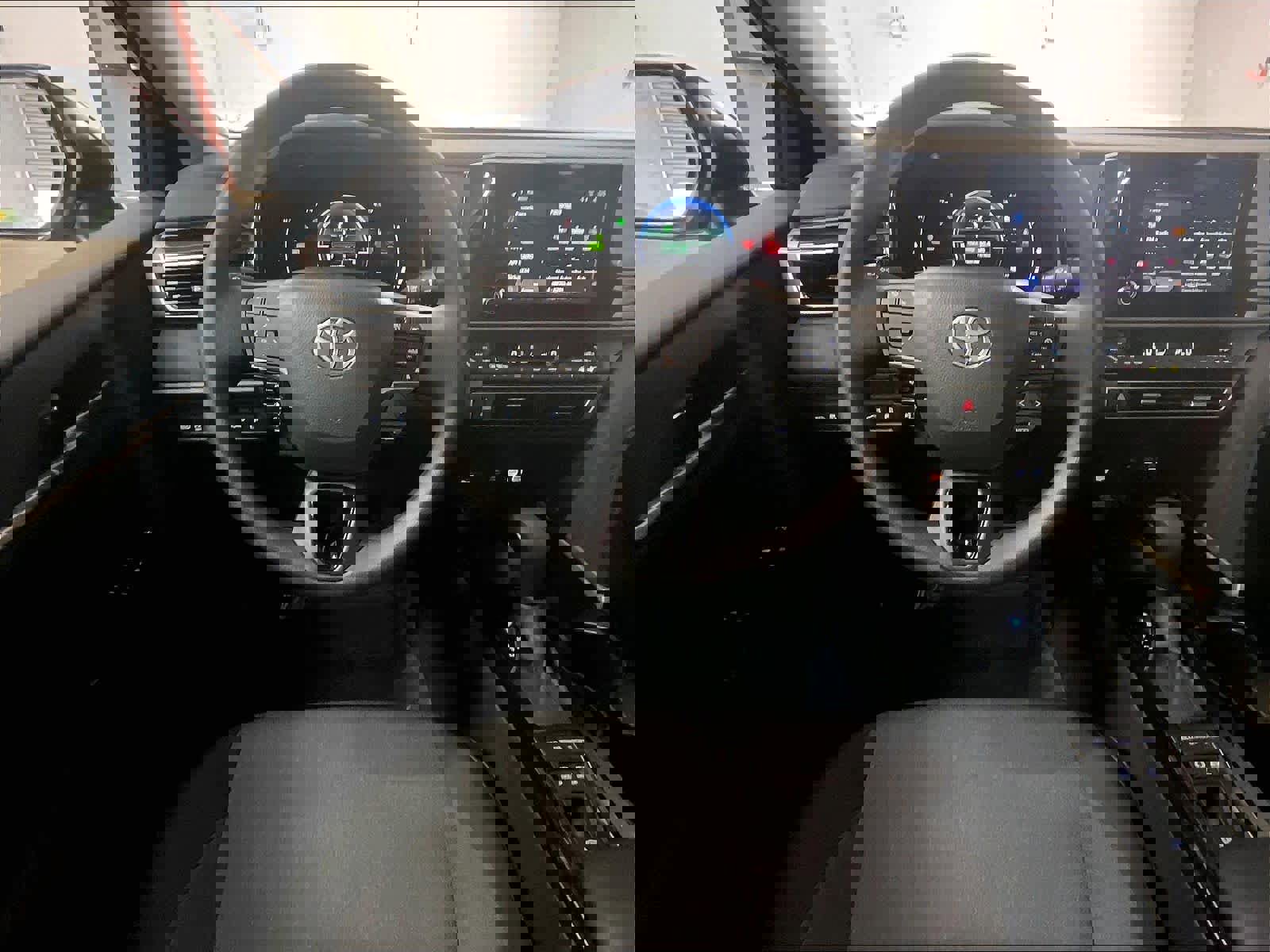 Used 2026 Toyota Camry LE w/ Convenience Package image 8