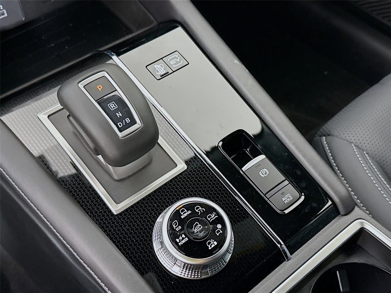 New 2025 Mitsubishi Outlander SEL Black Edition image 17