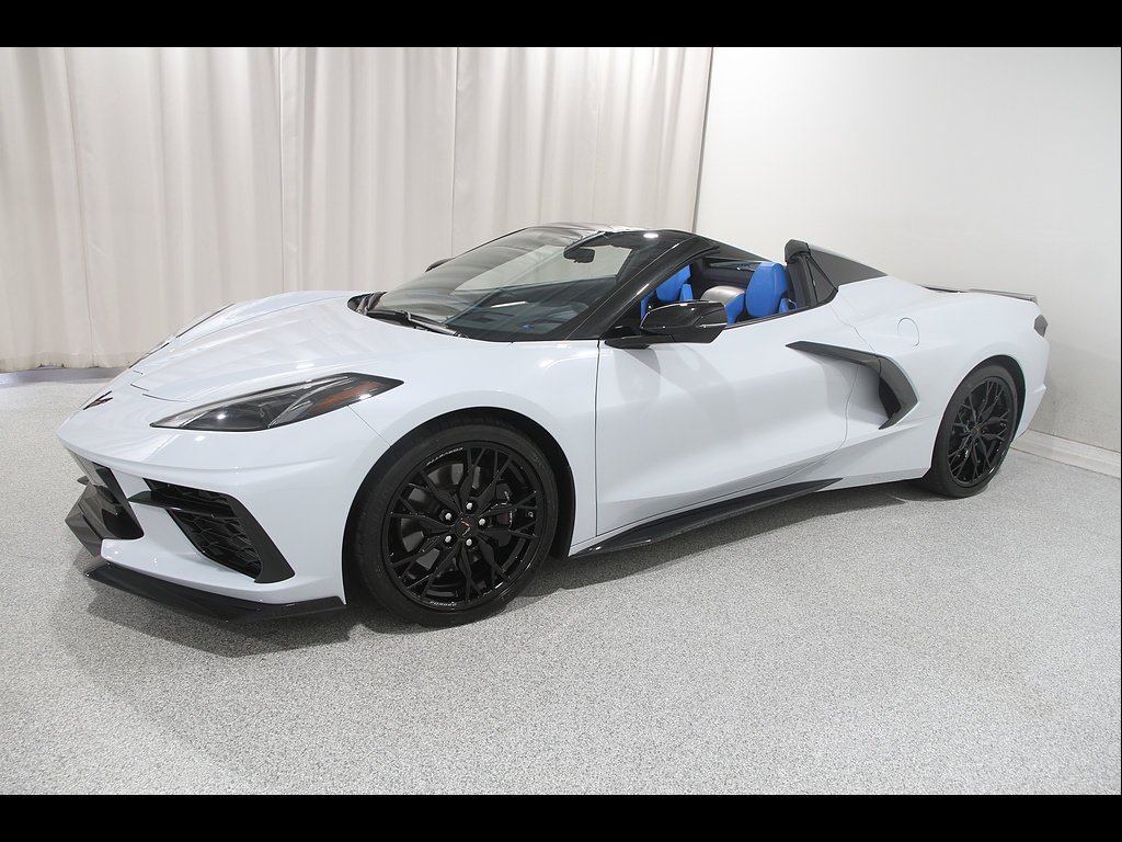 Used 2023 Chevrolet Corvette Stingray Premium Conv w/ Z51 Performance Package RWD image 4