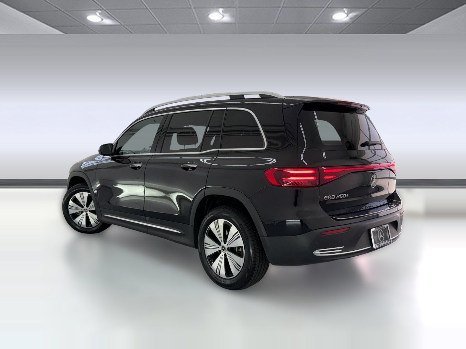 Used 2024 Mercedes-Benz EQB 250+ image 3