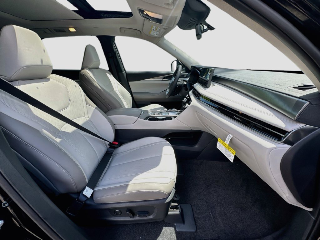 New 2027 INFINITI QX60 Luxe w/ Cargo Package FWD image 31