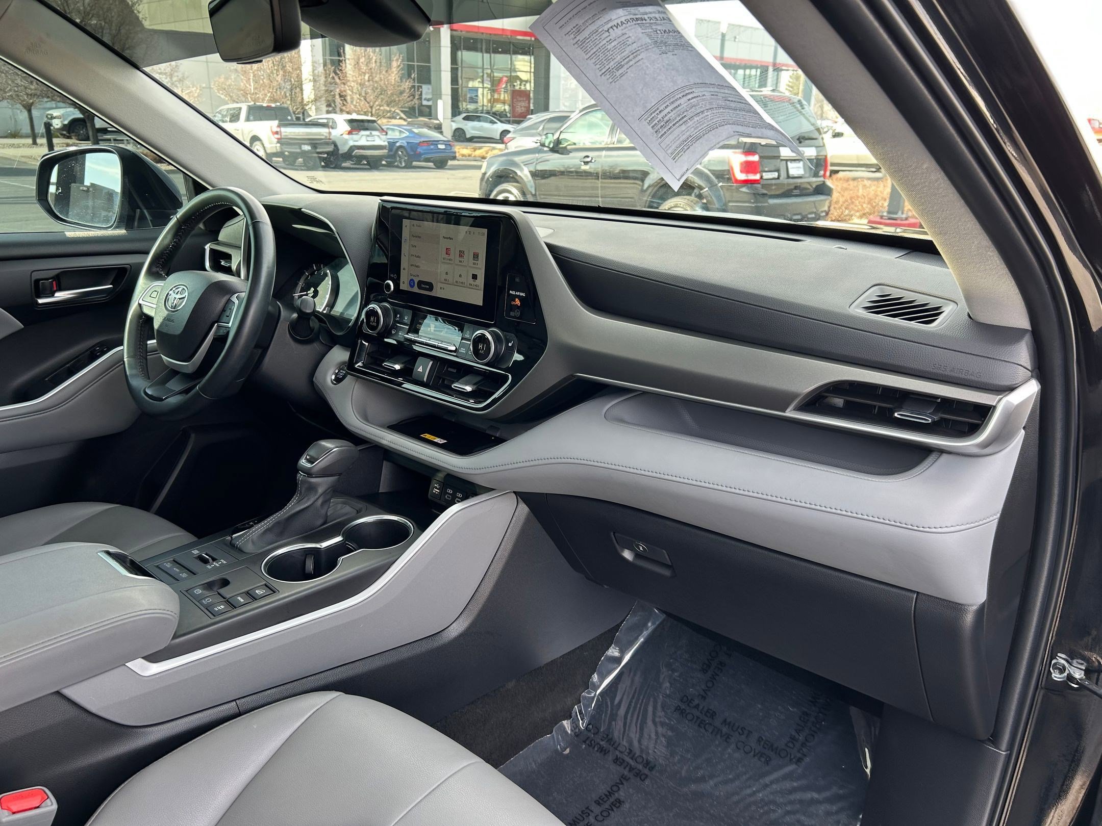 Certified 2023 Toyota Highlander XLE image 27