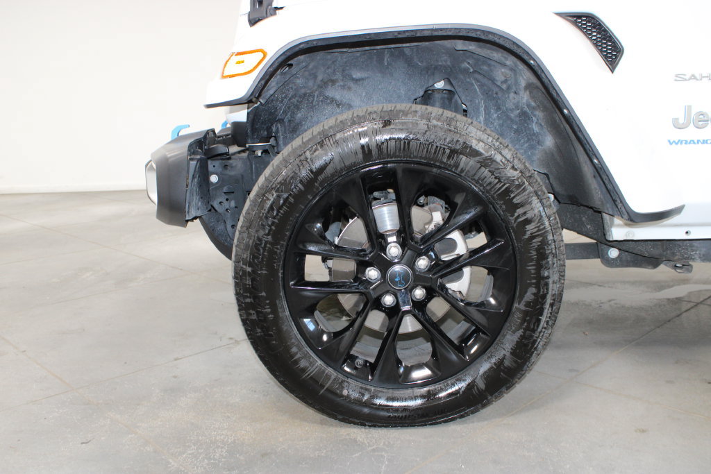 Used 2024 Jeep Wrangler Unlimited Sahara AWD/4WD image 62