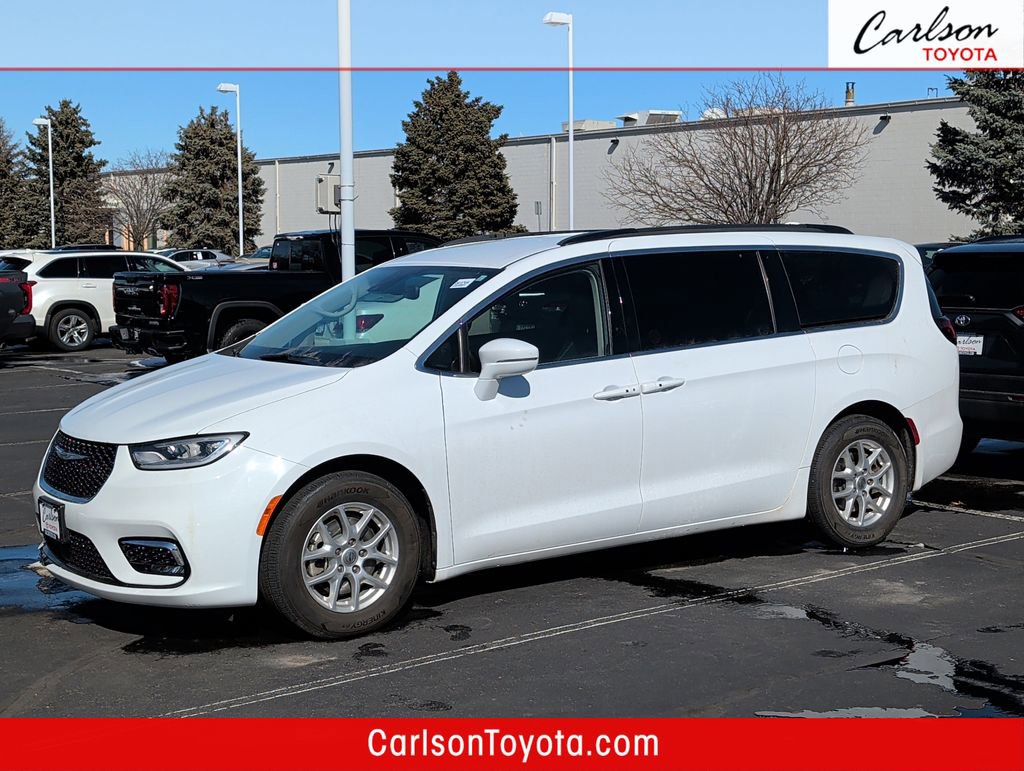 Used 2022 Chrysler Pacifica Touring-L image 1