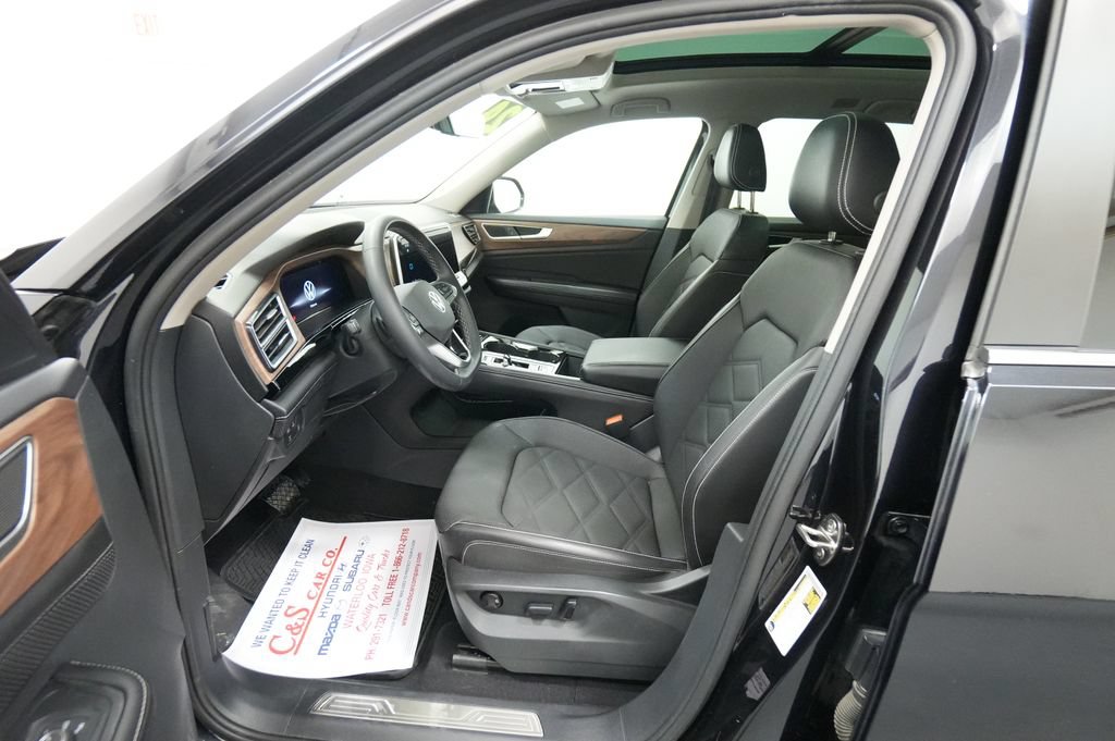 Used 2024 Volkswagen Atlas SE AWD/4WD image 13