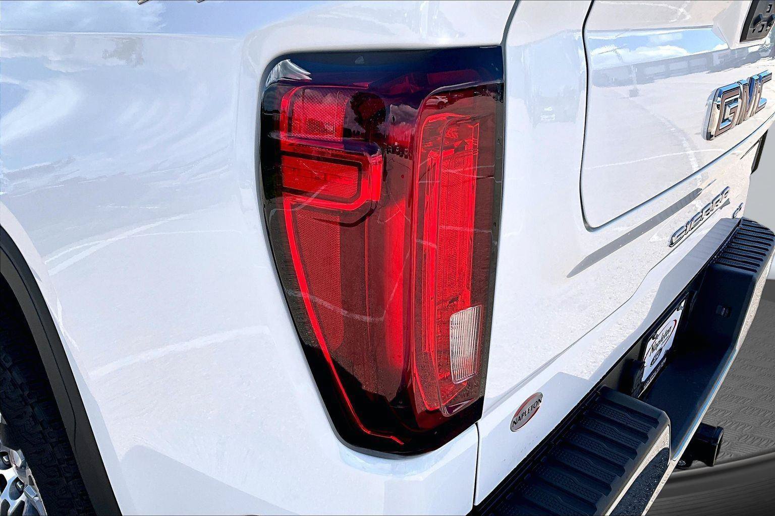 Used 2024 GMC Sierra 1500 SLT AWD/4WD image 30