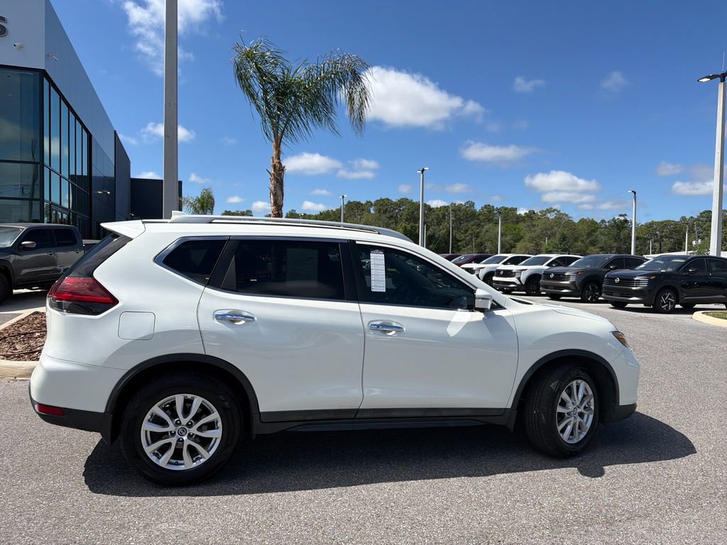 Used 2018 Nissan Rogue SV w/ Premium Package FWD image 8