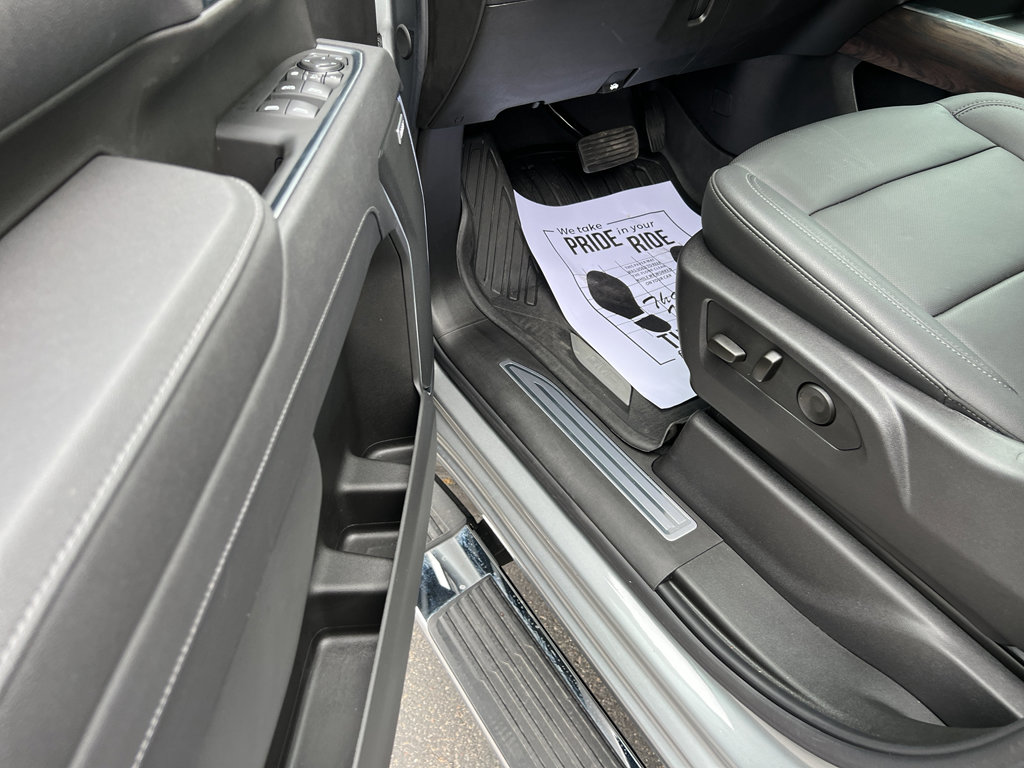 New 2025 GMC Sierra 3500 SLT w/ SLT Premium Package image 17