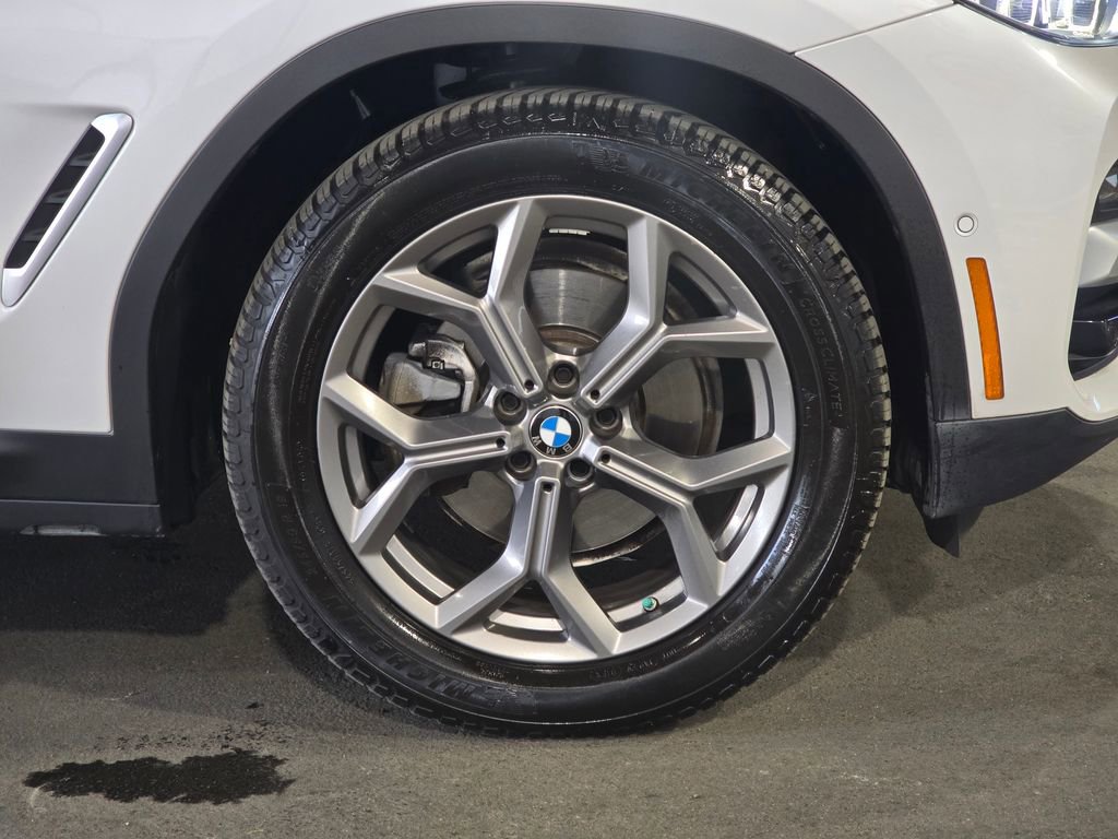 Used 2021 BMW X3 xDrive30e w/ Executive Package AWD/4WD image 4