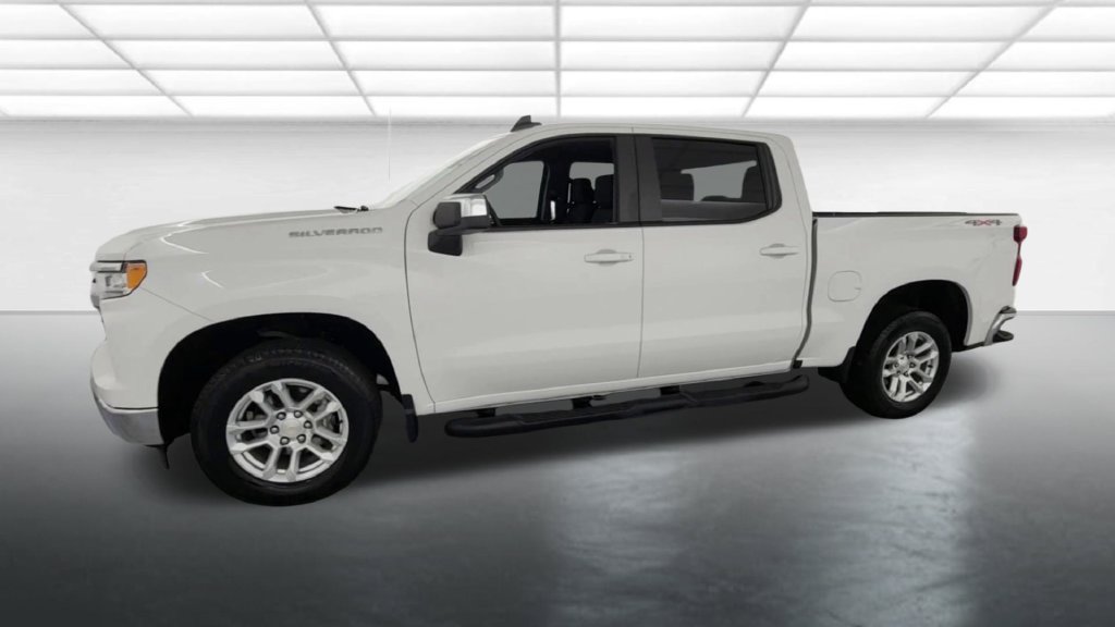 Used 2023 Chevrolet Silverado 1500 LT AWD/4WD image 4