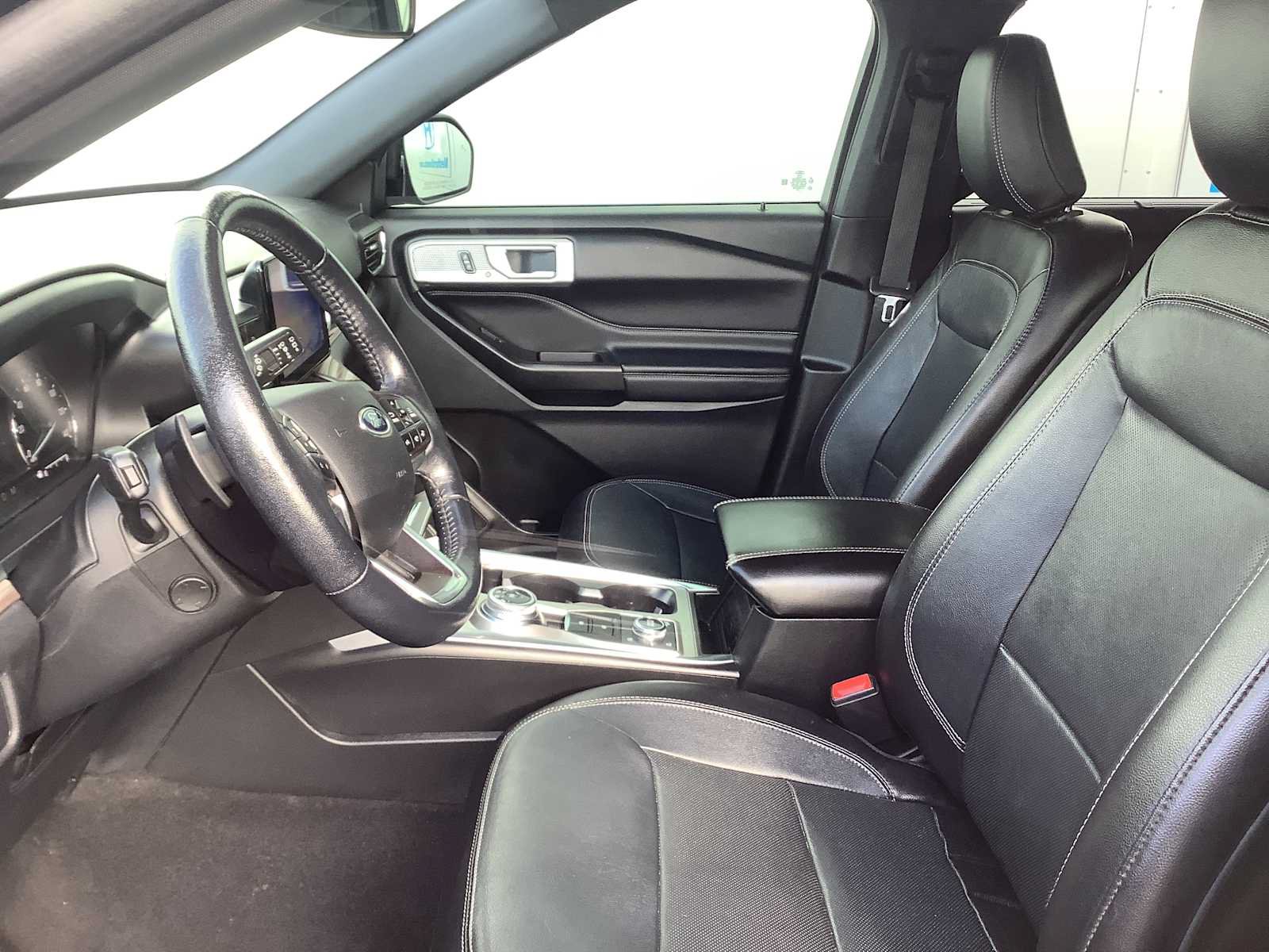 Used 2020 Ford Explorer Limited AWD/4WD image 2