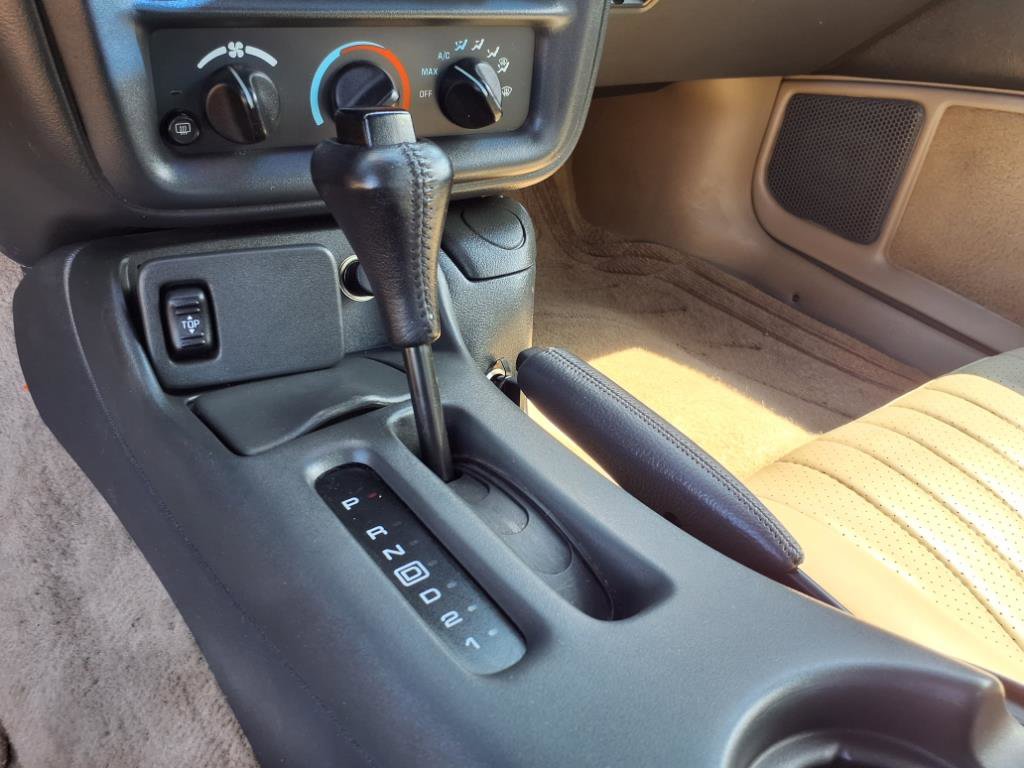 Used 1997 Chevrolet Camaro Z28 image 39