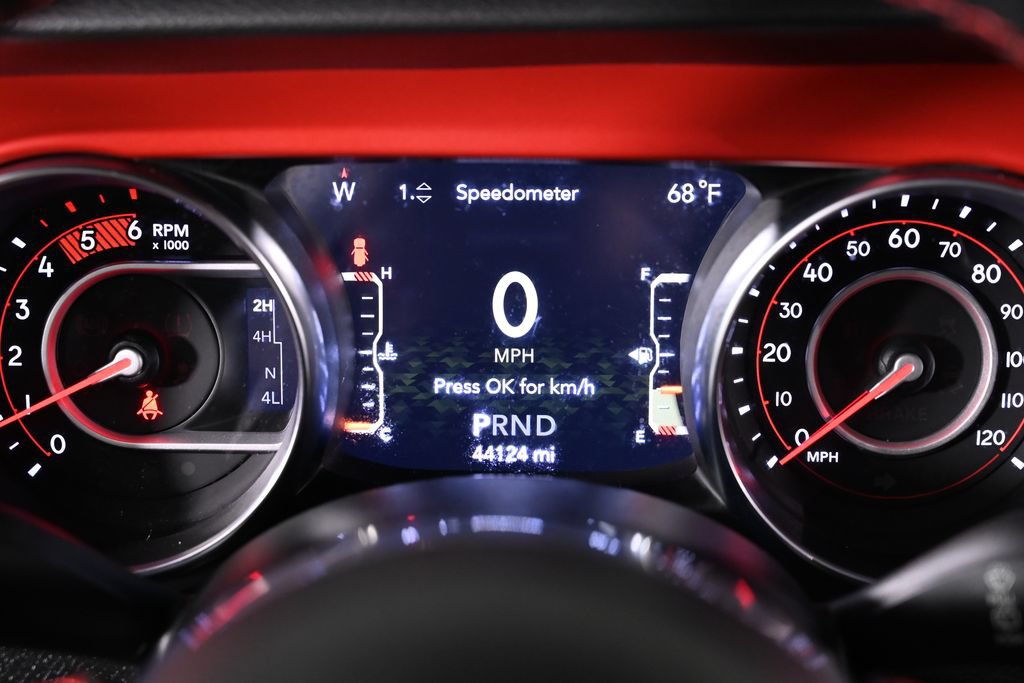 Used 2021 Jeep Wrangler Unlimited Rubicon w/ Cold Weather Group AWD/4WD image 18