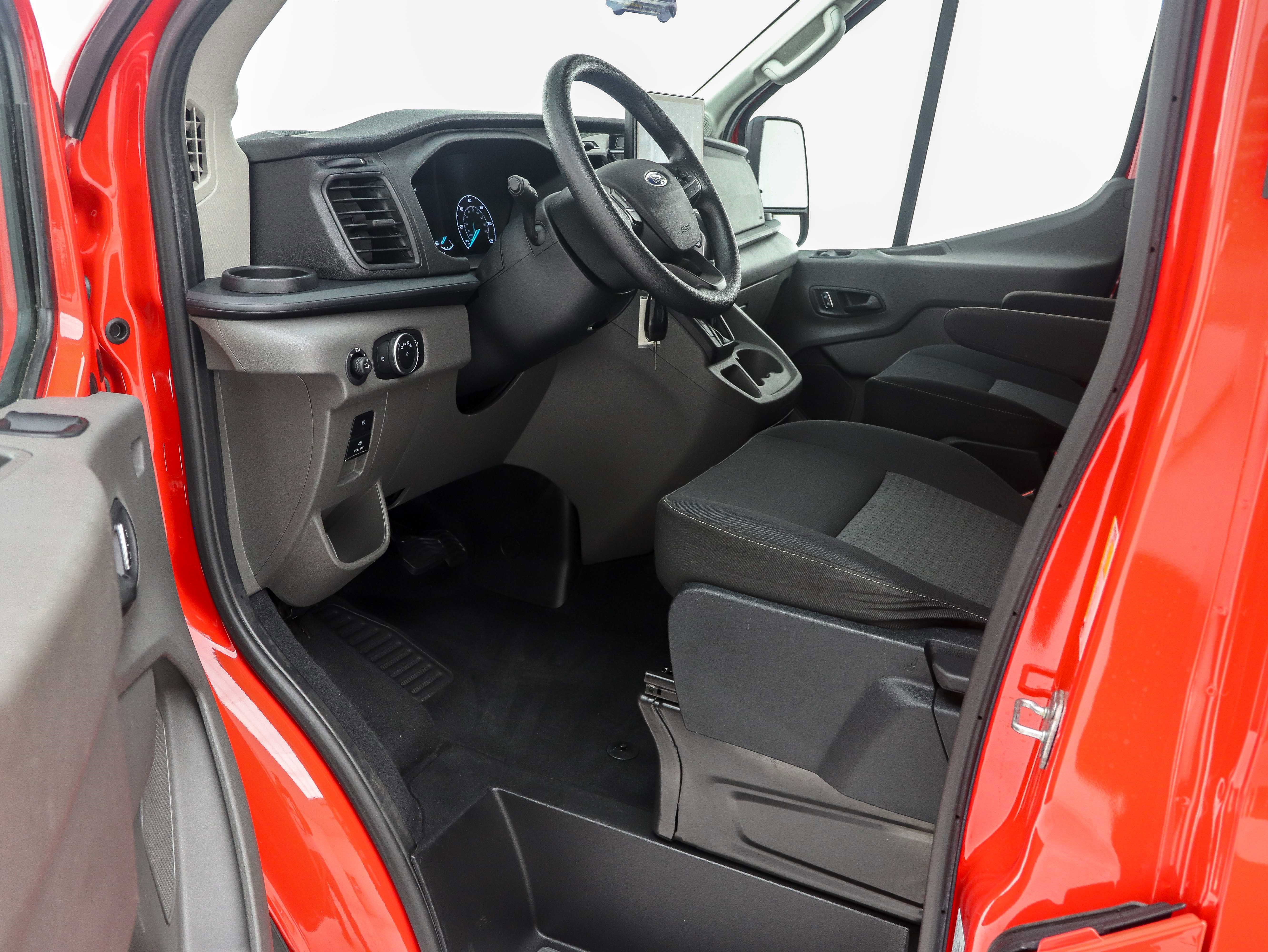 Used 2023 Ford Transit 350 XLT image 16