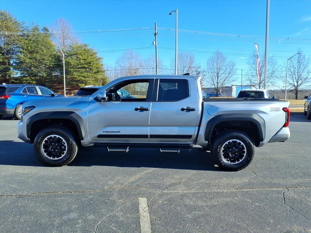 Used 2024 Toyota Tacoma TRD Off-Road image 22