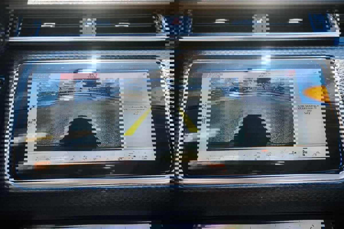 Used 2019 Land Rover Range Rover Velar S image 38