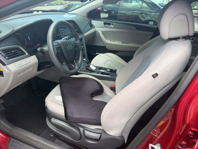 Used 2015 Hyundai Sonata SE FWD image 5