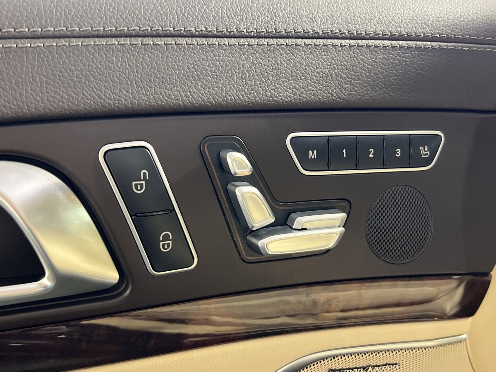 Used 2016 Mercedes-Benz SL 400 SL 400 Roadster image 32