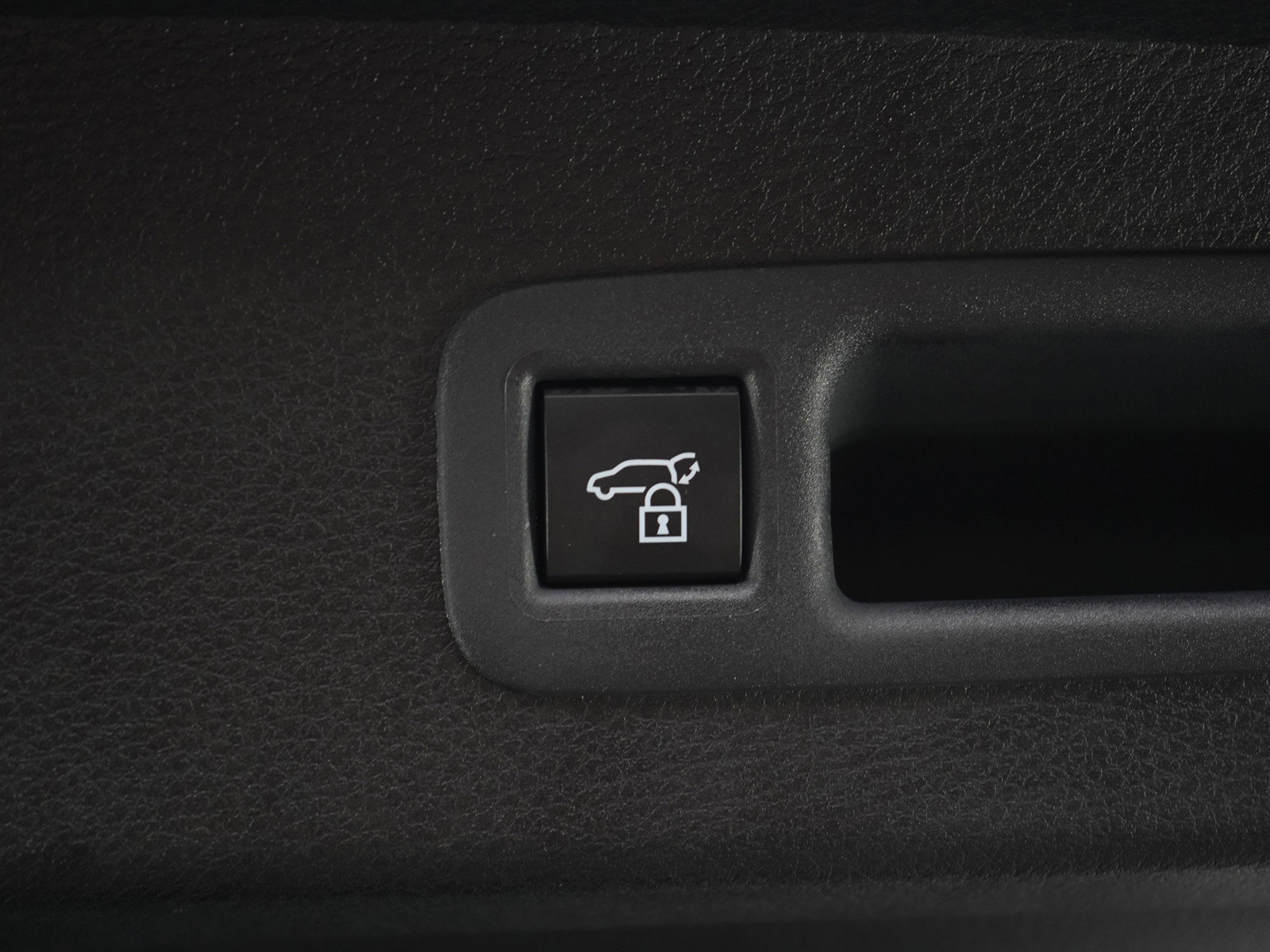 Used 2025 Toyota Sienna Platinum AWD/4WD image 20