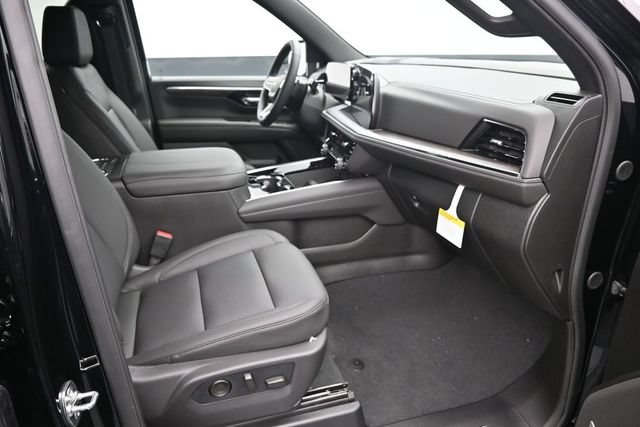 New 2026 Chevrolet Suburban LT w/ Comfort Package AWD/4WD image 30