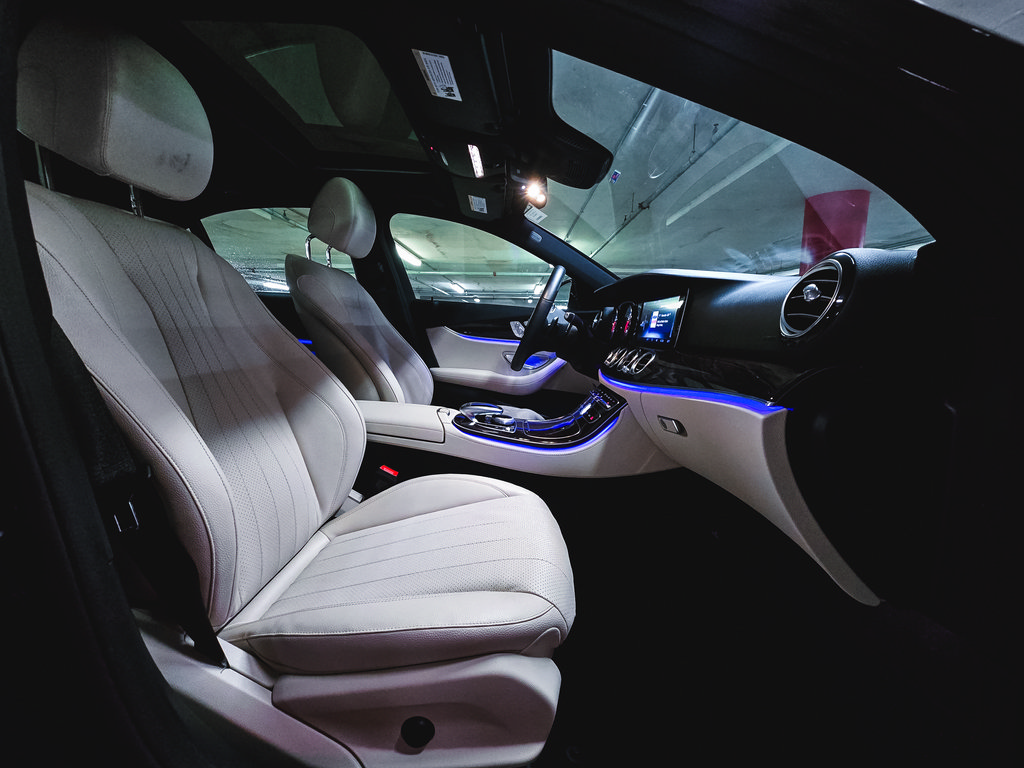 Used 2019 Mercedes-Benz E 300 4MATIC image 35