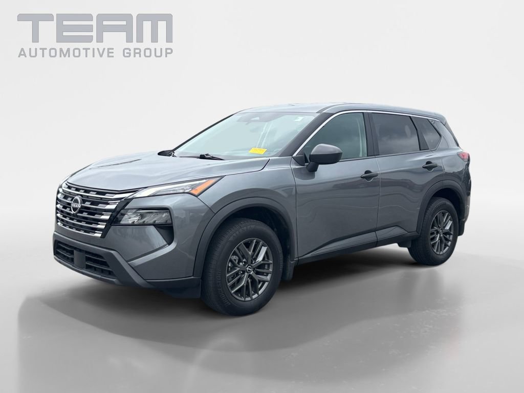 Used 2025 Nissan Rogue S FWD image 3