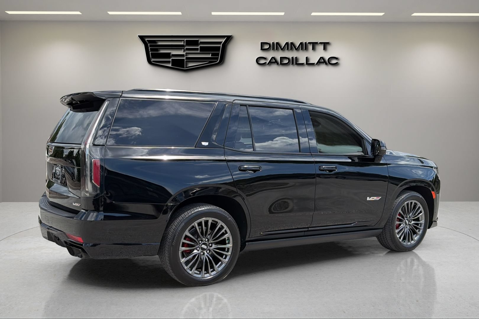 Certified 2023 Cadillac Escalade V AWD/4WD image 5