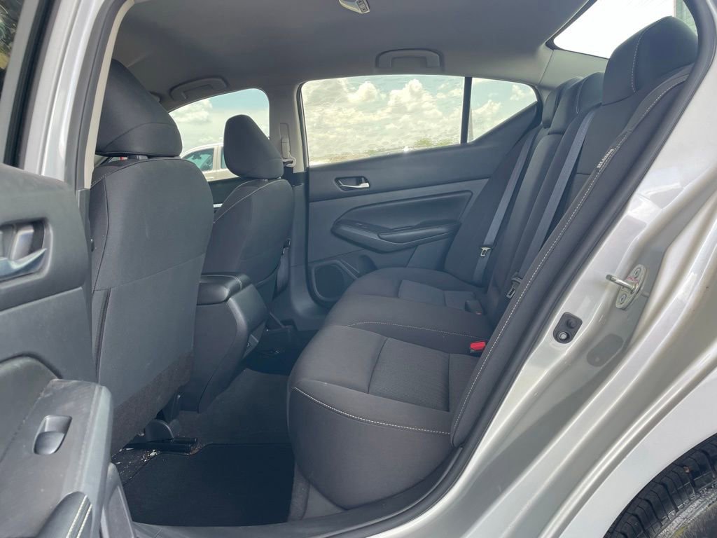 Certified 2022 Nissan Altima 2.5 SV FWD image 16