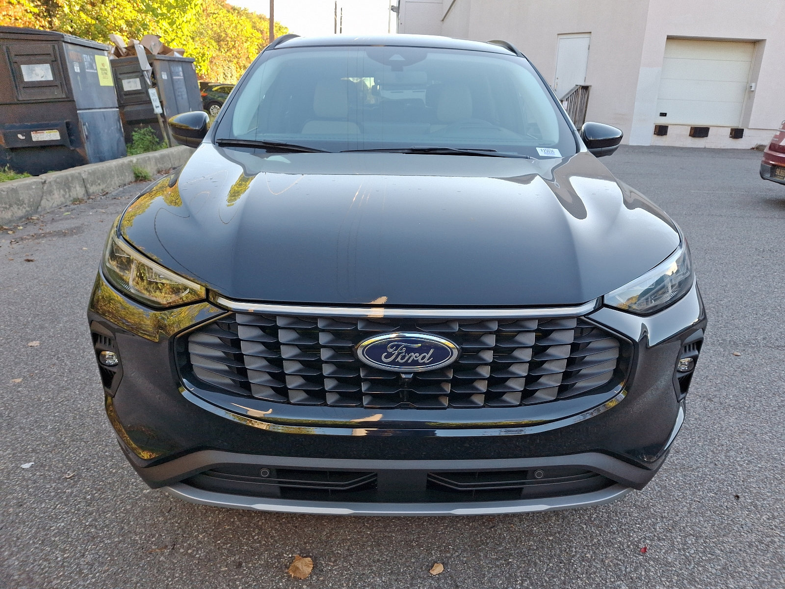 New 2025 Ford Escape SE w/ PHEV Premium Package FWD image 2