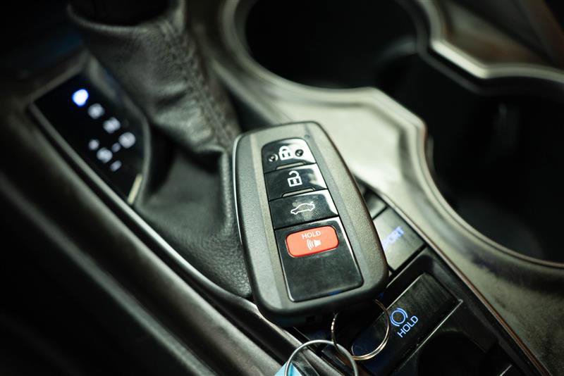 Used 2022 Toyota Camry XSE w/ Carpet Mat Package (TMS) FWD image 24