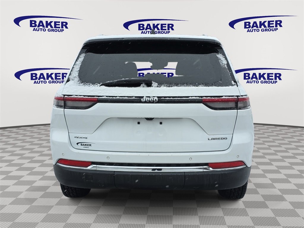 Used 2023 Jeep Grand Cherokee Laredo image 4