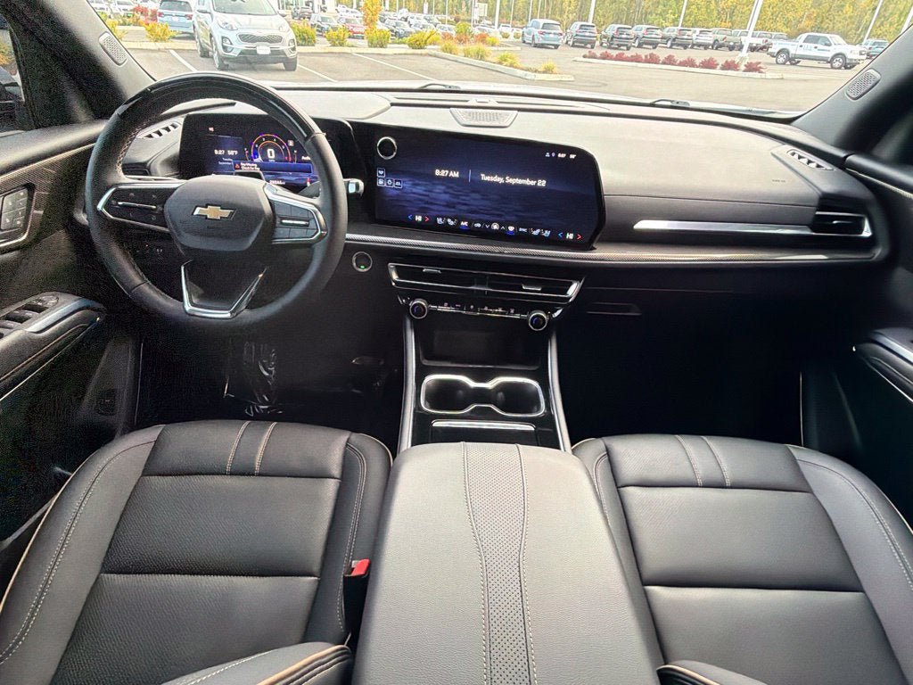 Used 2025 Chevrolet Traverse High Country AWD/4WD image 11