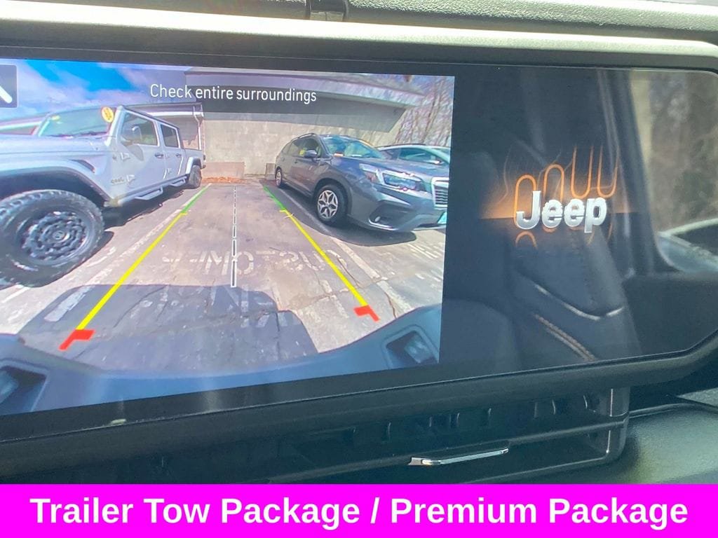 Used 2024 Jeep Gladiator Sport w/ Premium Package image 16