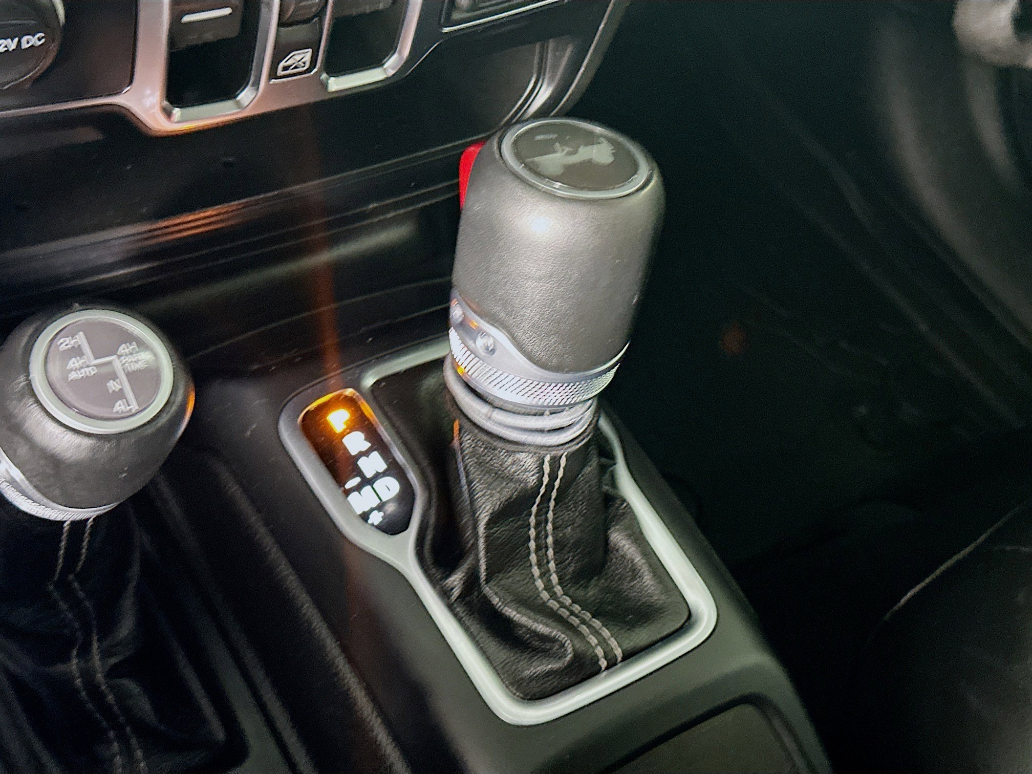 Used 2023 Jeep Wrangler Sahara image 24