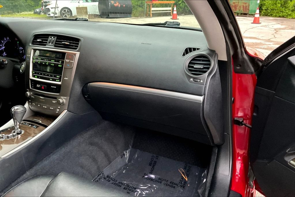 Used 2013 Lexus IS 250C w/ Luxury Pkg RWD image 15
