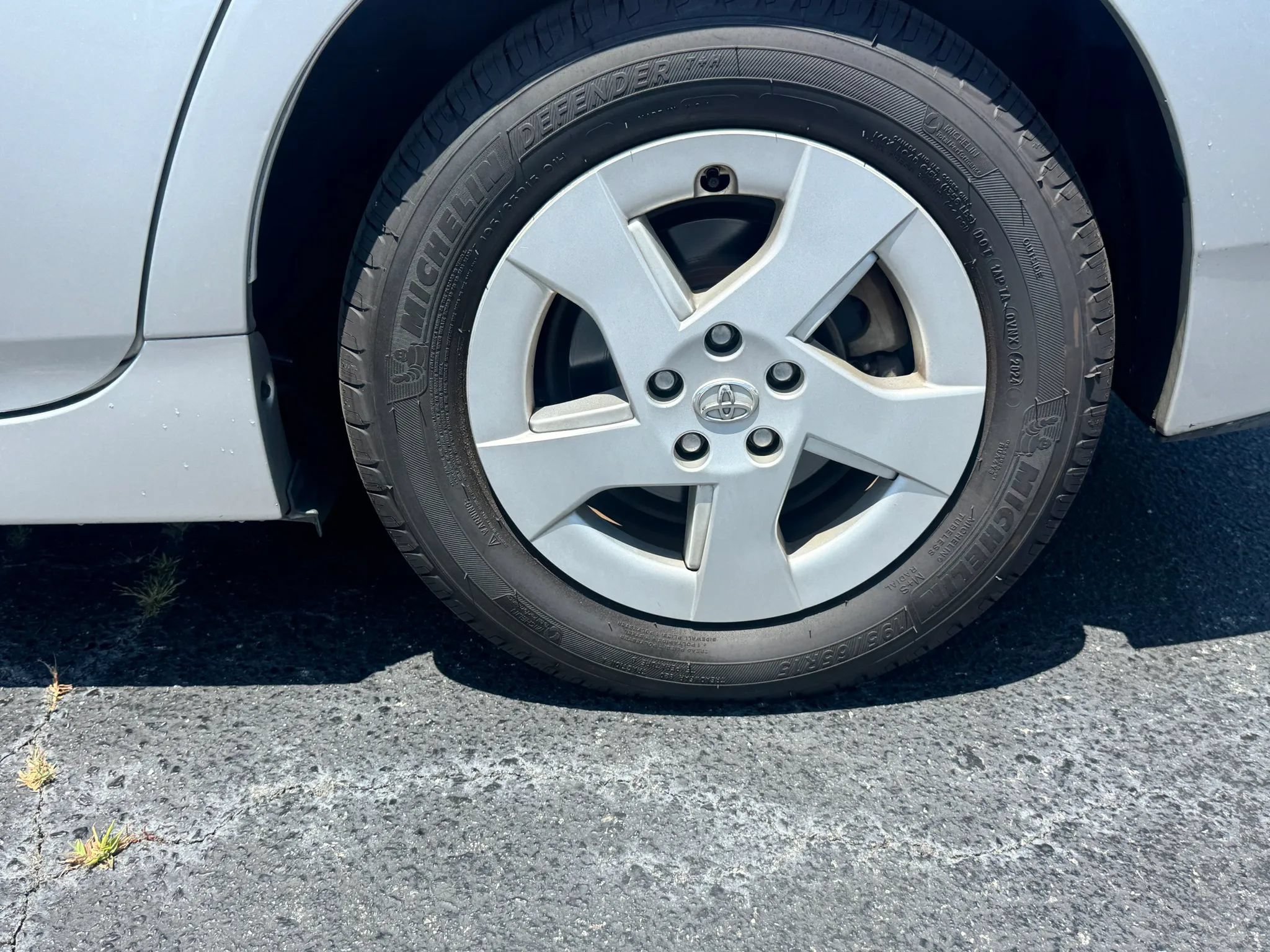 Used 2010 Toyota Prius One FWD image 2