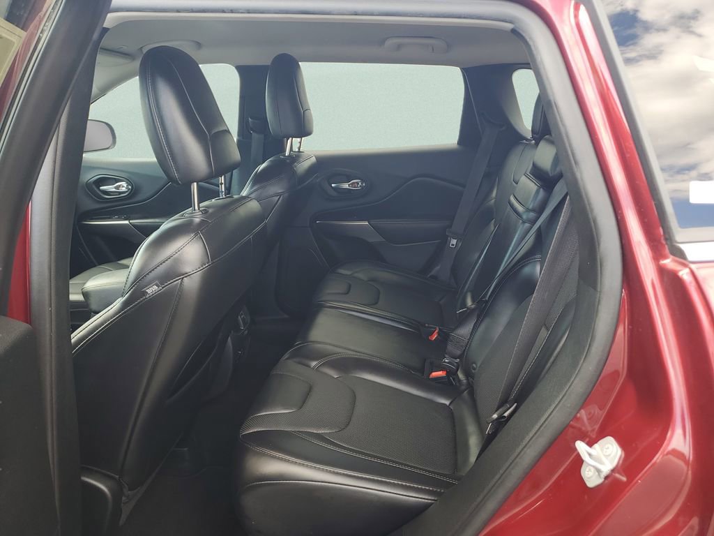 Used 2019 Jeep Cherokee Limited image 10