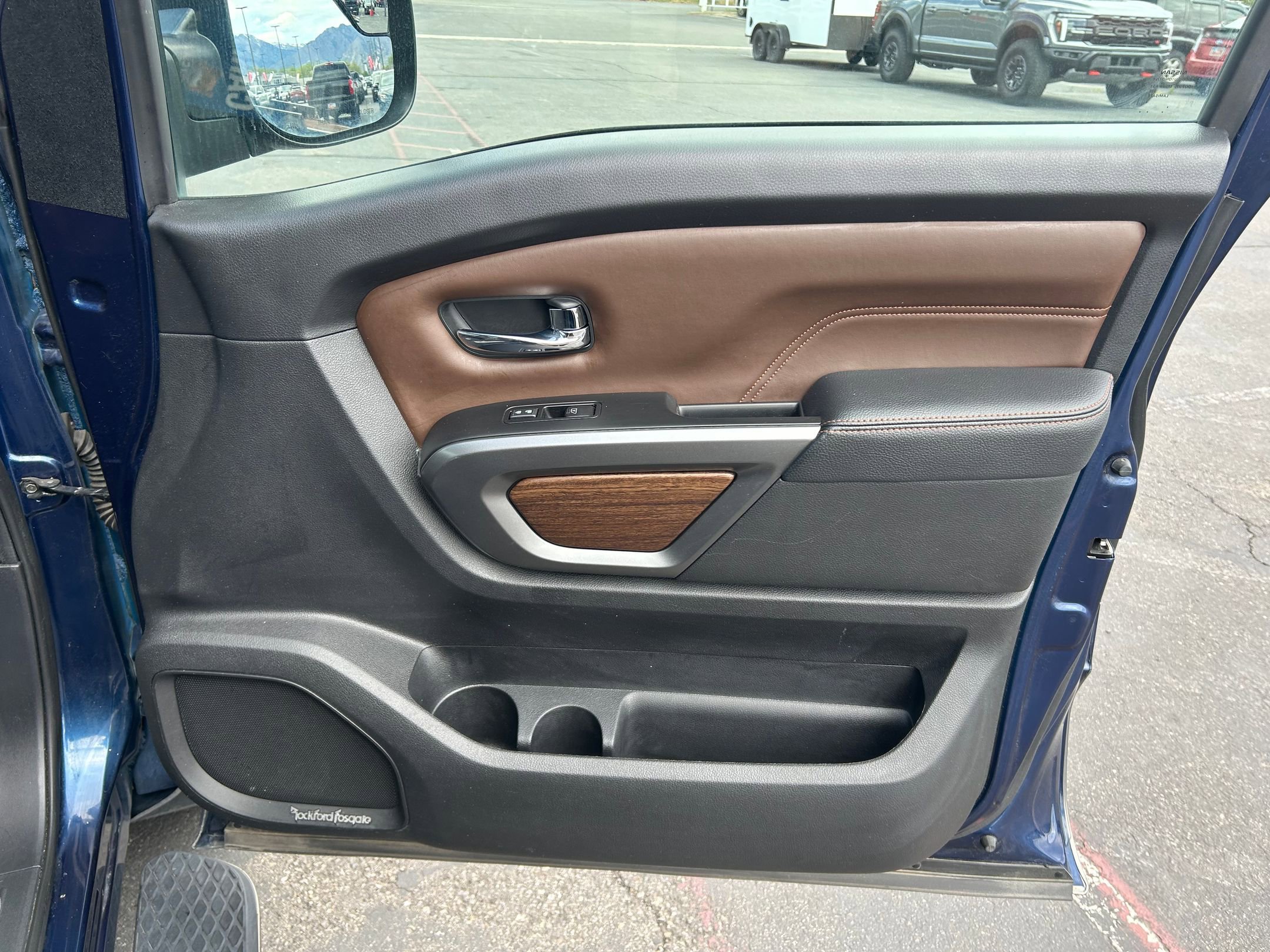 Used 2018 Nissan Titan Platinum Reserve image 28