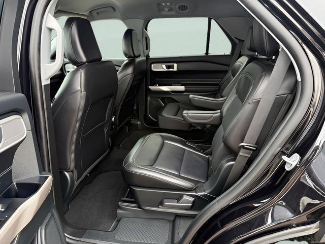 Used 2023 Ford Explorer Limited w/ Equipment Group 301A AWD/4WD image 5