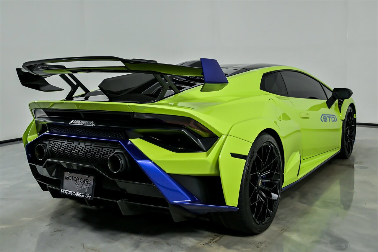 Used 2022 Lamborghini Huracan STO RWD image 12