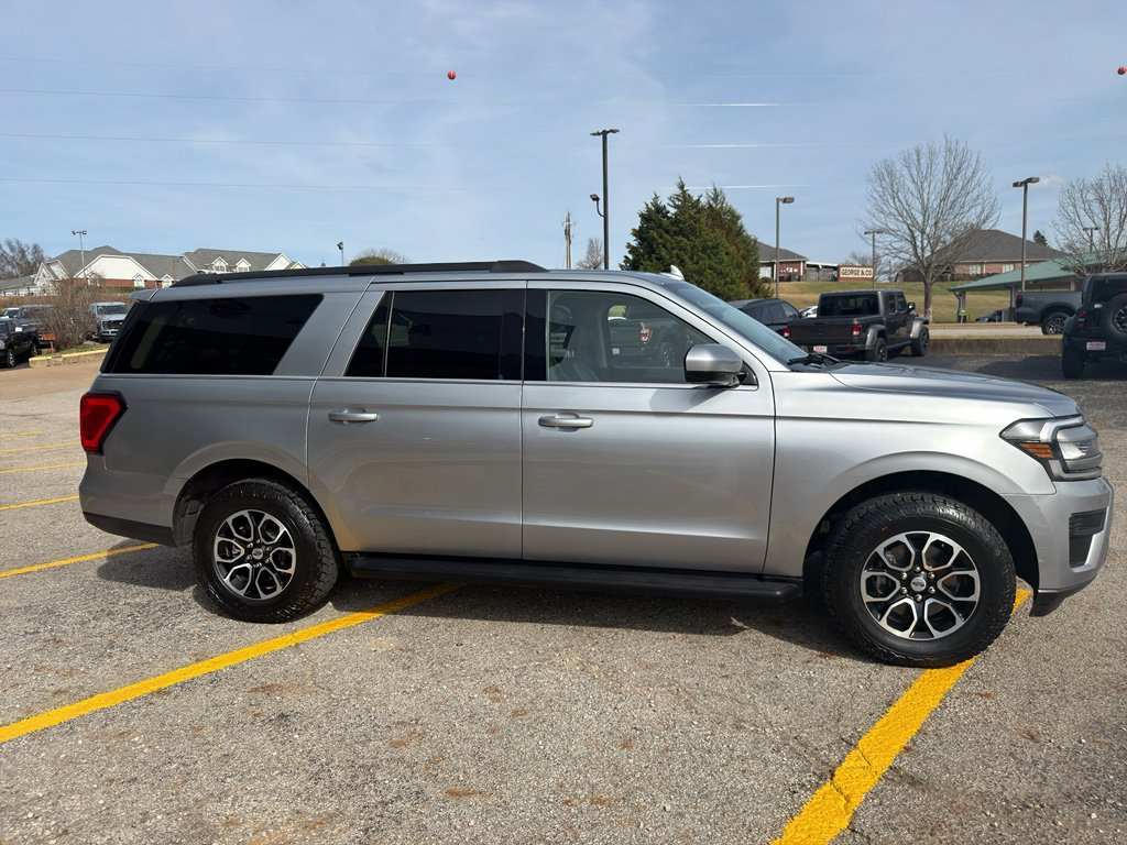 Used 2024 Ford Expedition Max XLT image 4