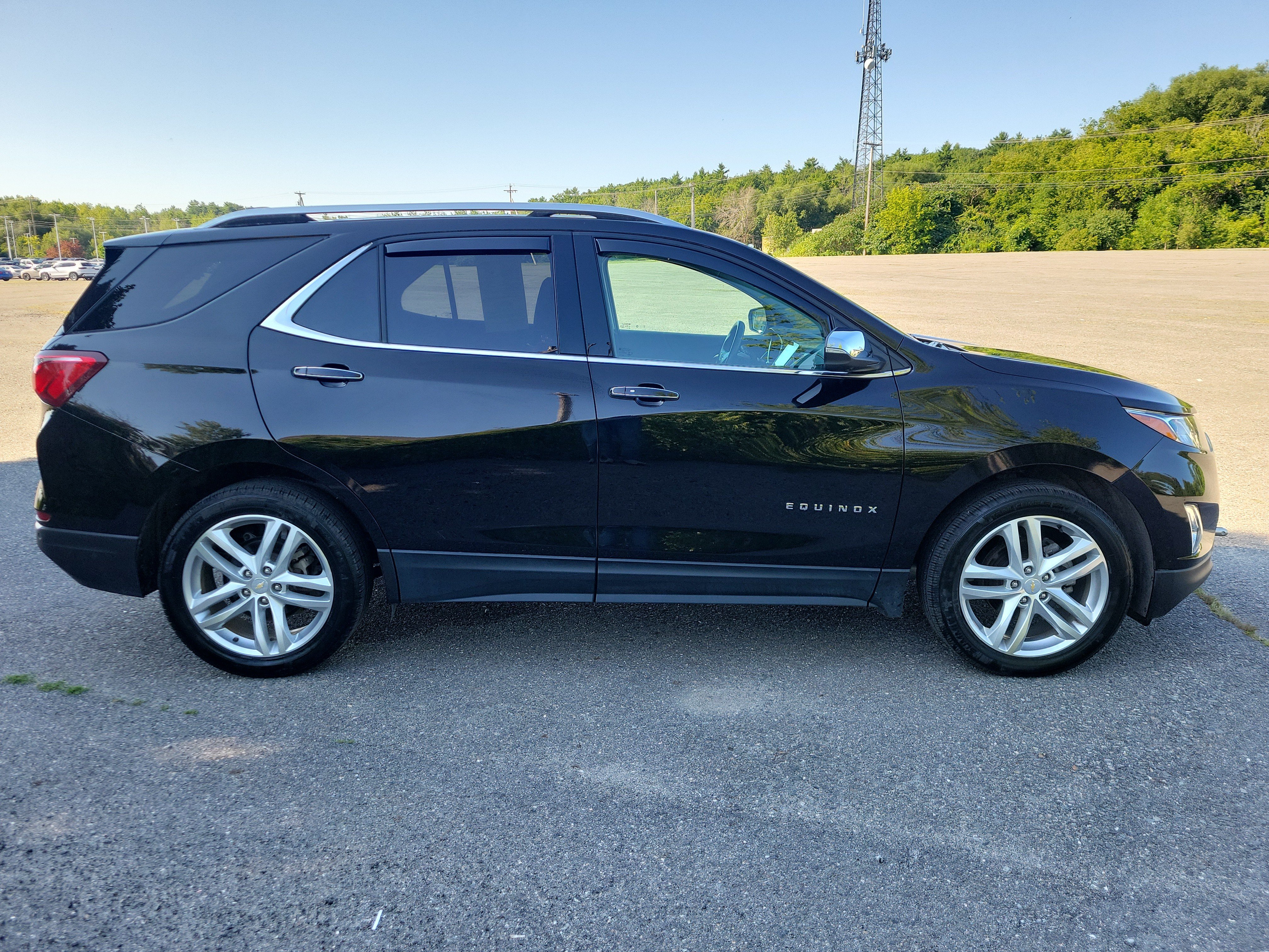 Used 2021 Chevrolet Equinox Premier AWD/4WD image 4