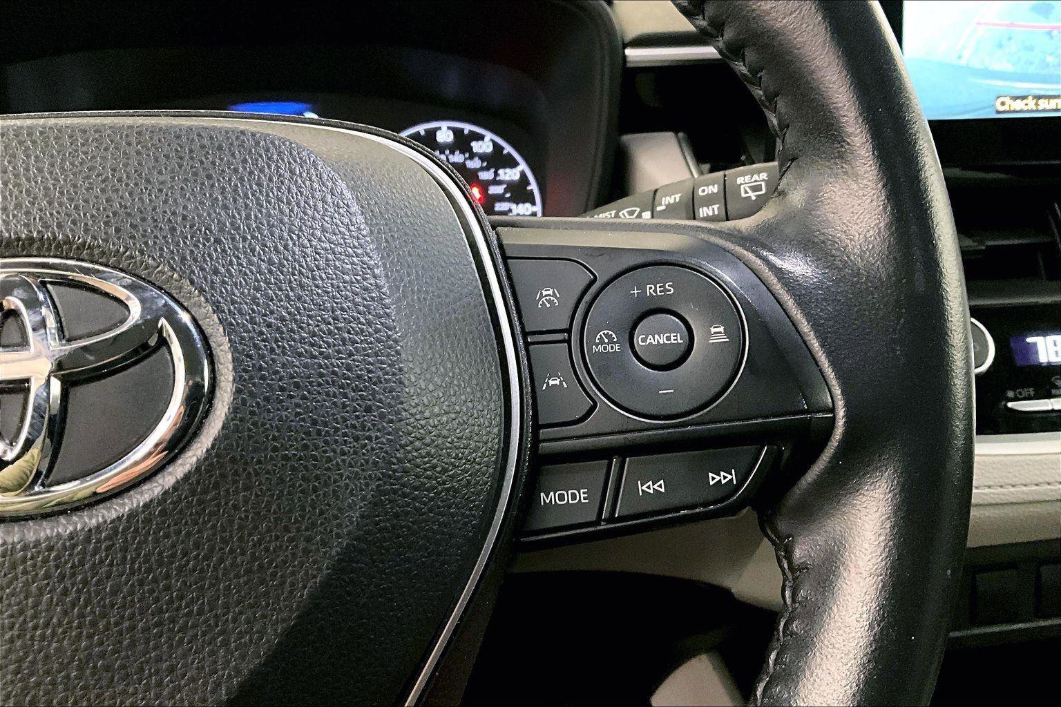 Used 2023 Toyota Corolla Cross LE image 18