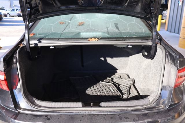 Used 2022 Volkswagen Jetta SE image 11