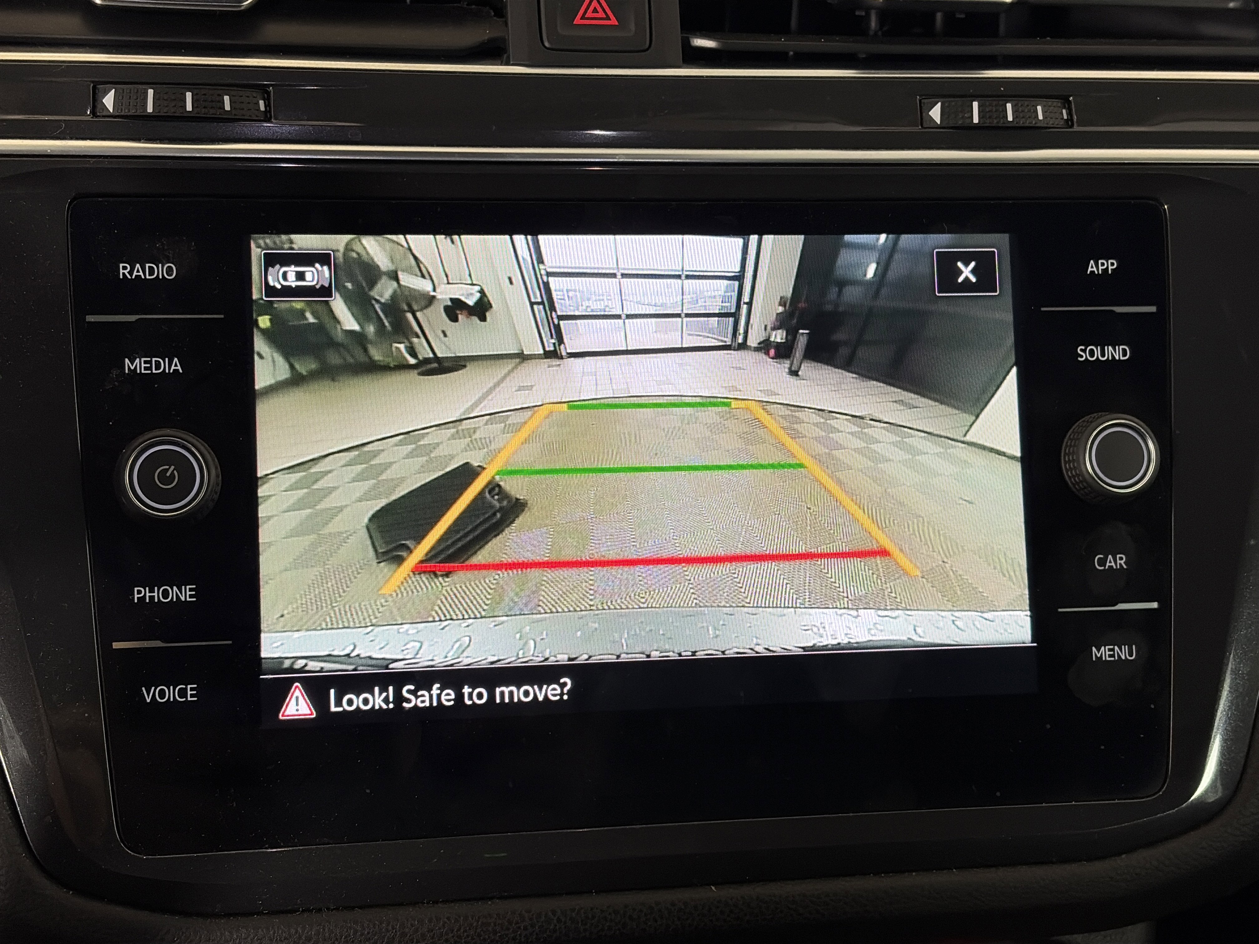 Used 2022 Volkswagen Tiguan SE image 20