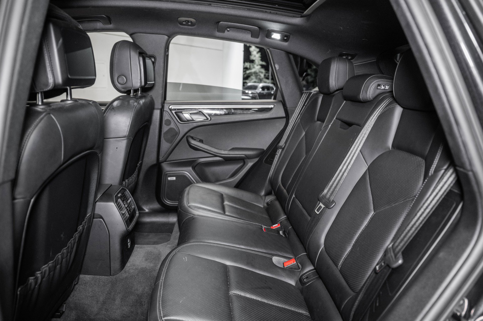 Used 2021 Porsche Macan S image 19