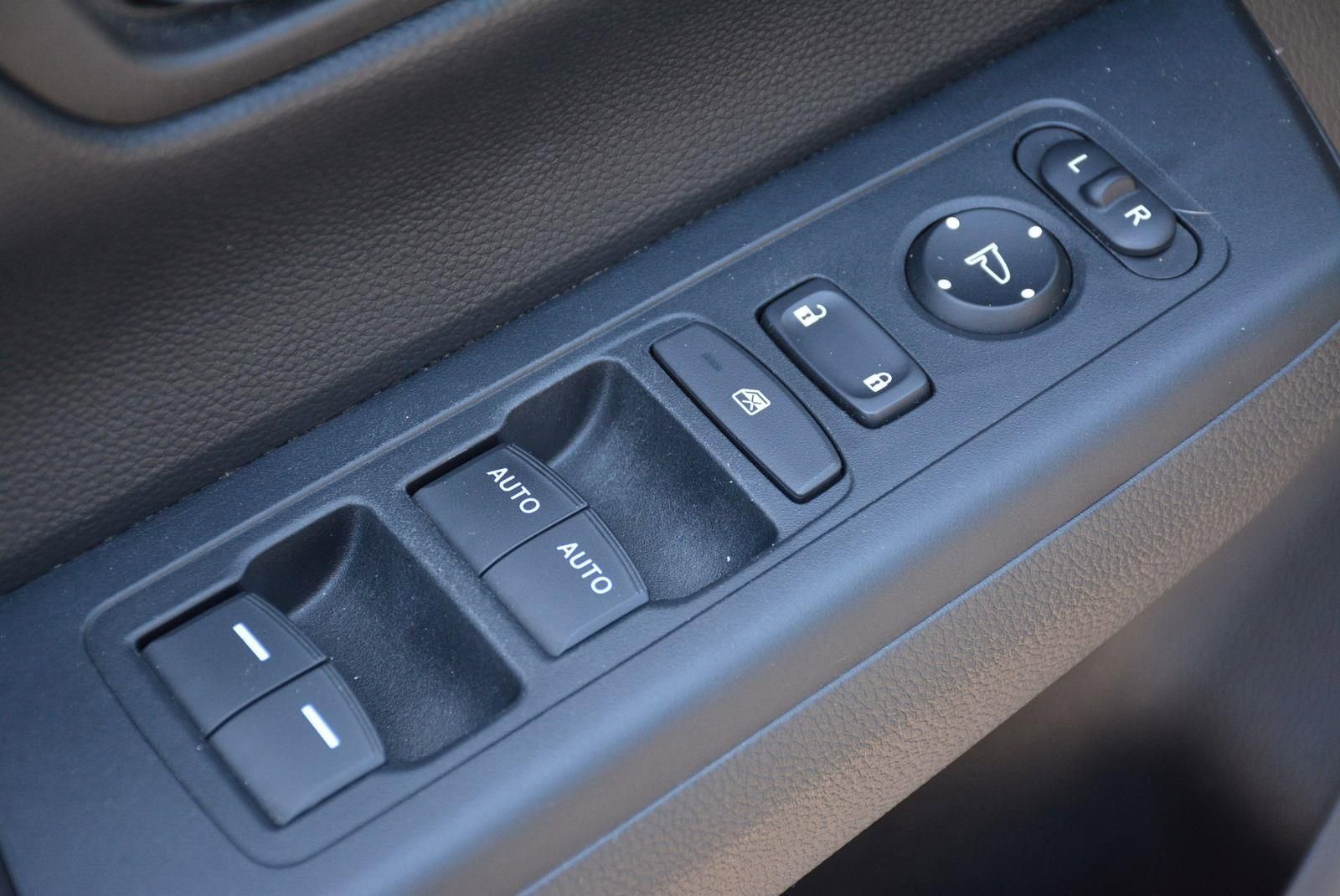 Used 2023 Honda CR-V EX image 11