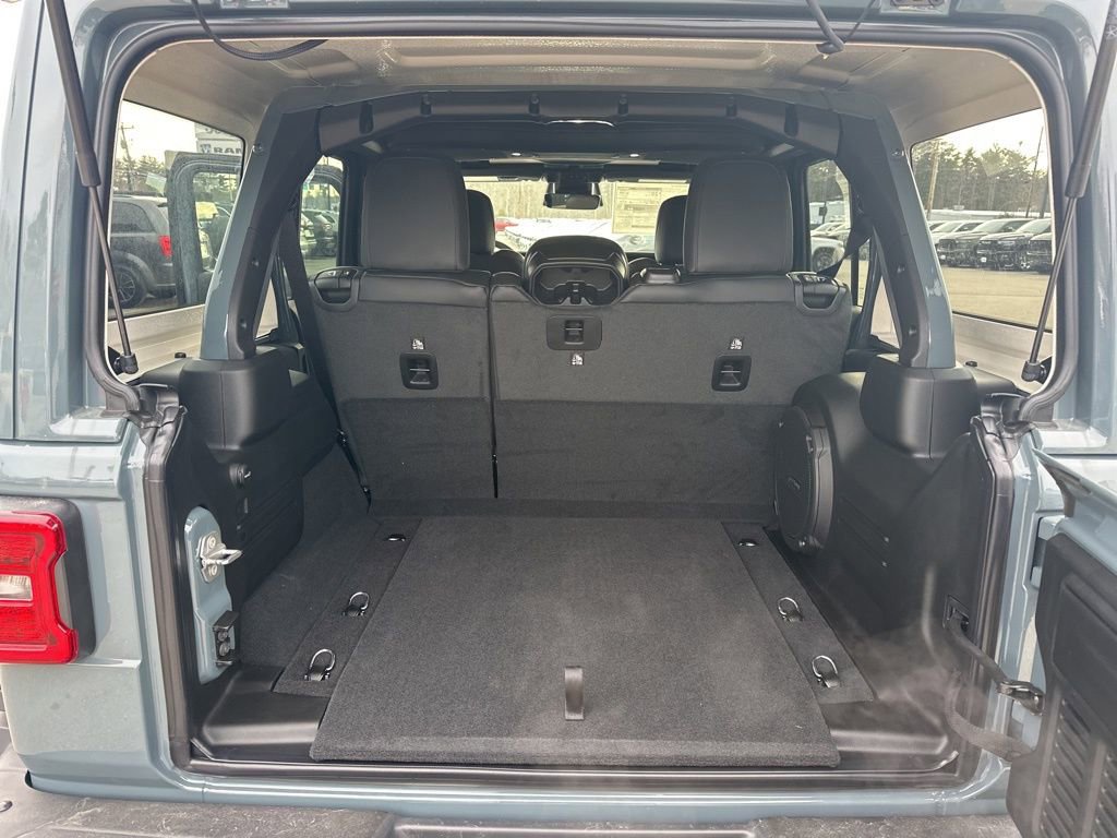 New 2026 Jeep Wrangler Unlimited Rubicon w/ Safety Group image 26